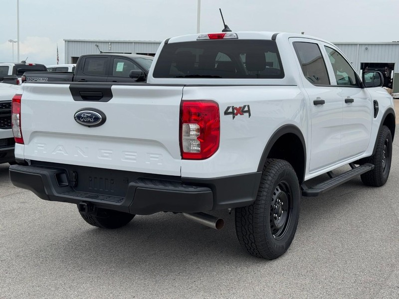 Ford Ranger Vehicle Full-screen Gallery Image 3