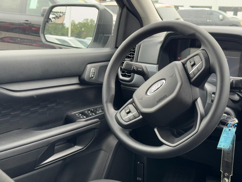 Ford Ranger Vehicle Full-screen Gallery Image 7