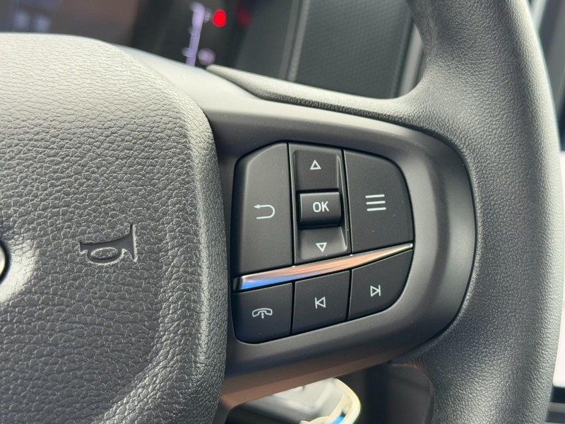 Ford Ranger Vehicle Full-screen Gallery Image 11