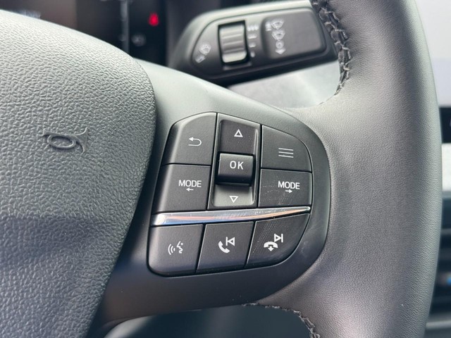 Ford Maverick Vehicle Image 11