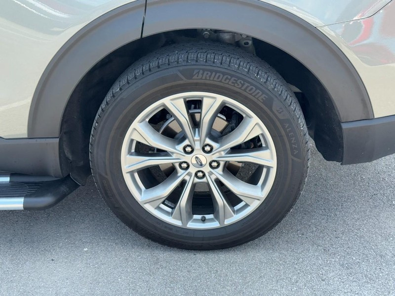 Ford Explorer Vehicle Image 07