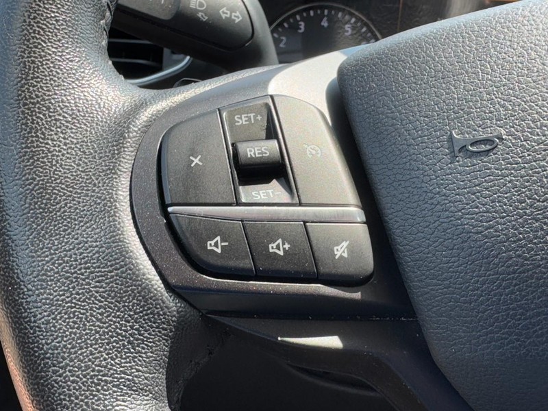 Ford Explorer Vehicle Image 16