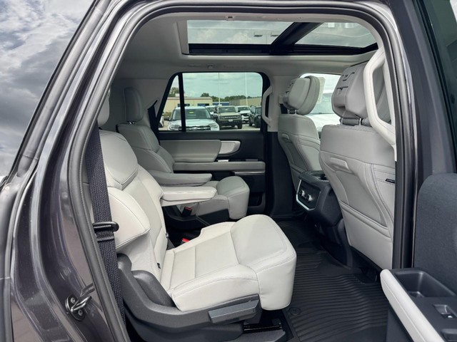 Ford Expedition Max Vehicle Image 05