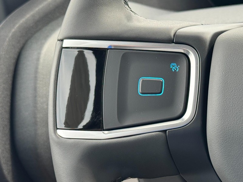 Ford Expedition Max Vehicle Full-screen Gallery Image 11