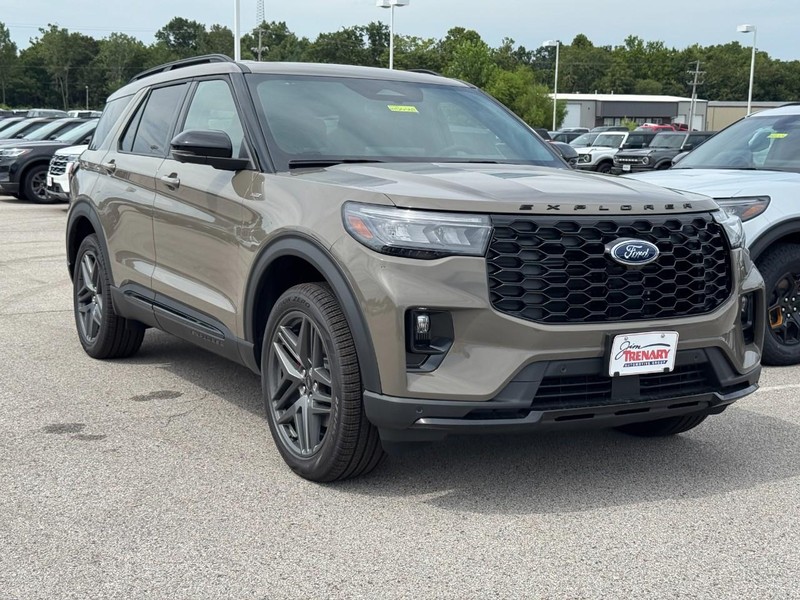Ford Explorer Vehicle Image 02
