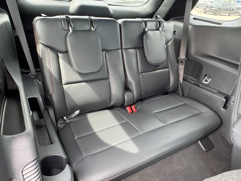 Ford Explorer Vehicle Image 06