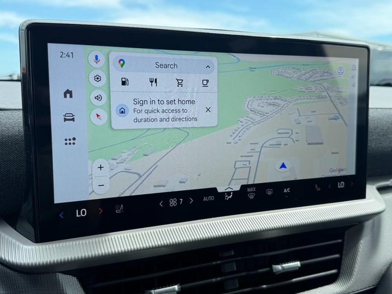 Ford Explorer Vehicle Image 16