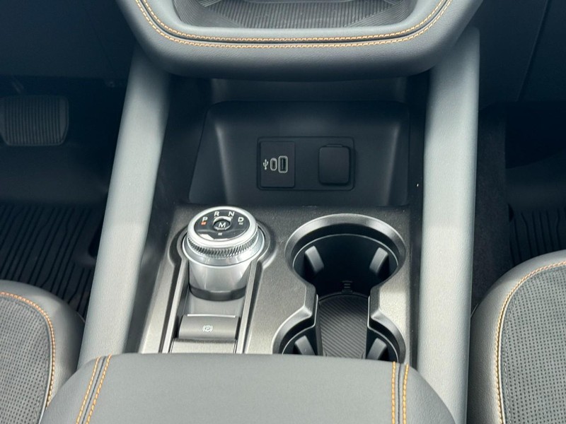 Ford Explorer Vehicle Full-screen Gallery Image 10