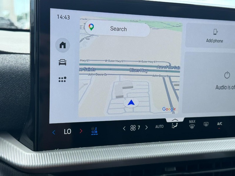 Ford Explorer Vehicle Full-screen Gallery Image 17