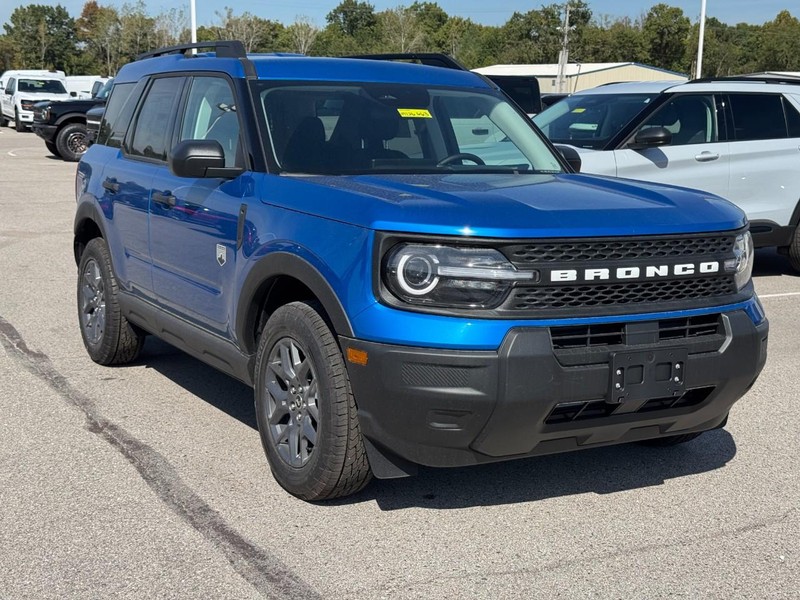 Ford Bronco Sport Vehicle Full-screen Gallery Image 2
