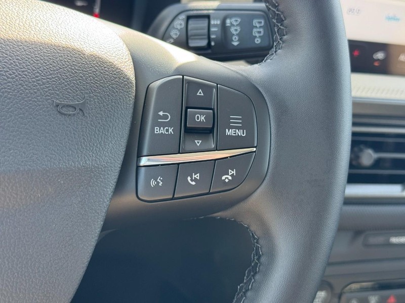 Ford Bronco Sport Vehicle Full-screen Gallery Image 11