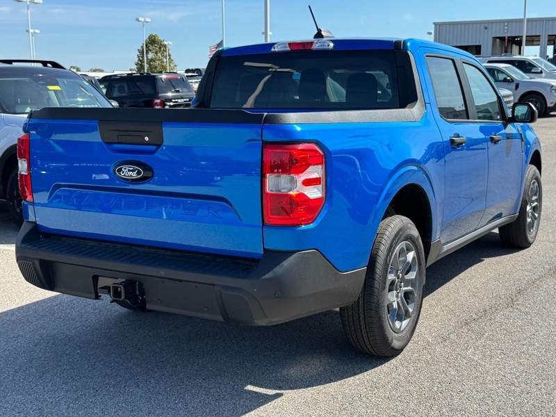 Ford Maverick Vehicle Full-screen Gallery Image 3