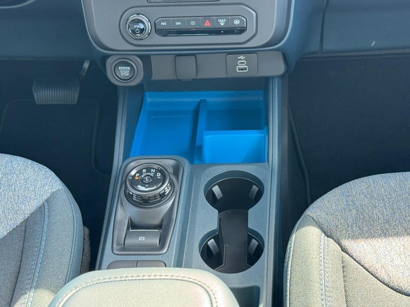 Ford Maverick Vehicle Full-screen Gallery Image 9