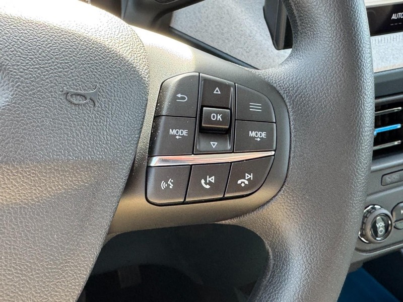 Ford Maverick Vehicle Full-screen Gallery Image 11