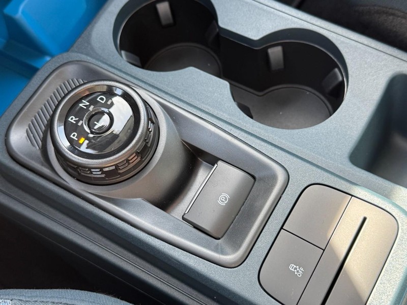 Ford Maverick Vehicle Full-screen Gallery Image 12