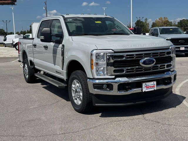 Ford Super Duty F-350 SRW Vehicle Image 02