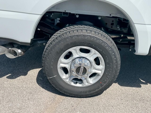 Ford Super Duty F-350 SRW Vehicle Image 04