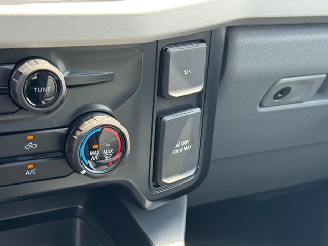 Ford Super Duty F-350 SRW Vehicle Image 12