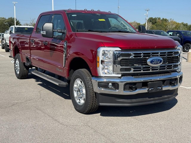 Ford Super Duty F-350 SRW Vehicle Image 02