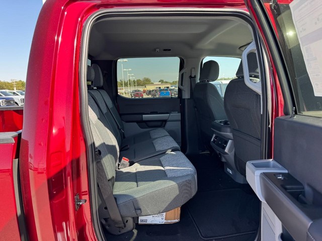Ford Super Duty F-350 SRW Vehicle Image 05