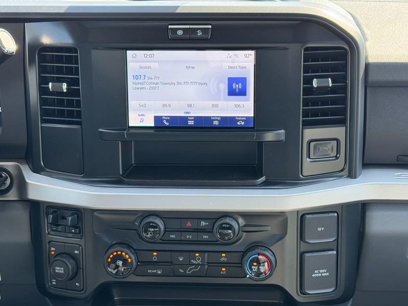Ford Super Duty F-350 SRW Vehicle Full-screen Gallery Image 8
