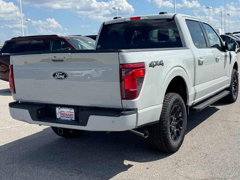 Ford F-150 Vehicle Full-screen Gallery Image 3