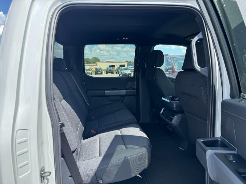Ford F-150 Vehicle Full-screen Gallery Image 5