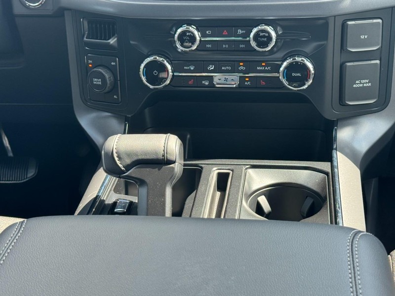 Ford F-150 Vehicle Full-screen Gallery Image 9