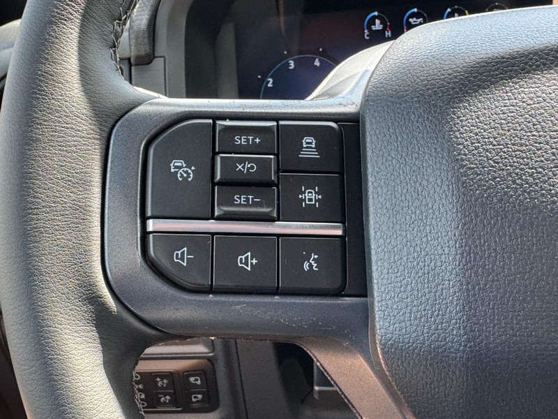 Ford F-150 Vehicle Full-screen Gallery Image 10