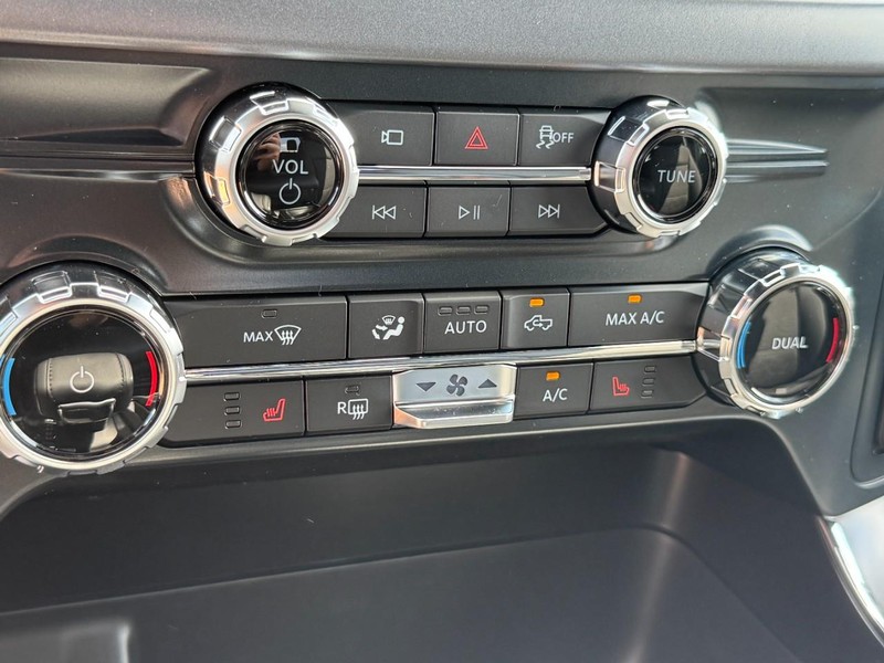 Ford F-150 Vehicle Full-screen Gallery Image 12