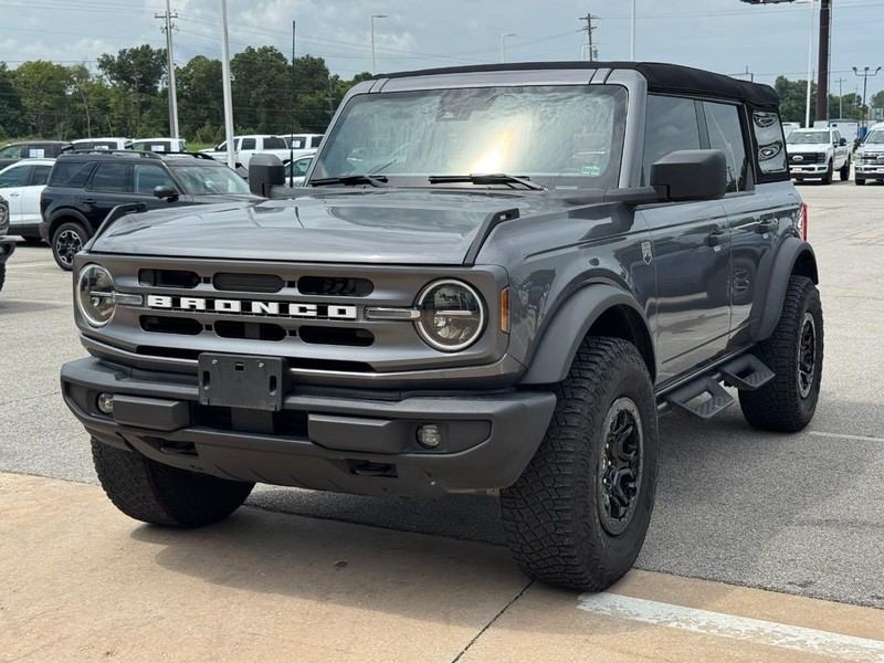 Ford Bronco Vehicle Full-screen Gallery Image 08