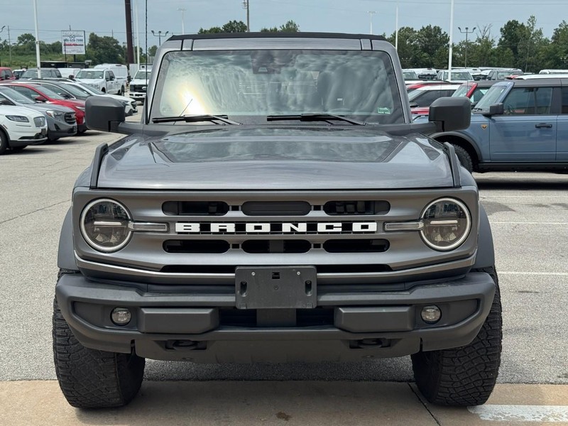 Ford Bronco Vehicle Full-screen Gallery Image 09