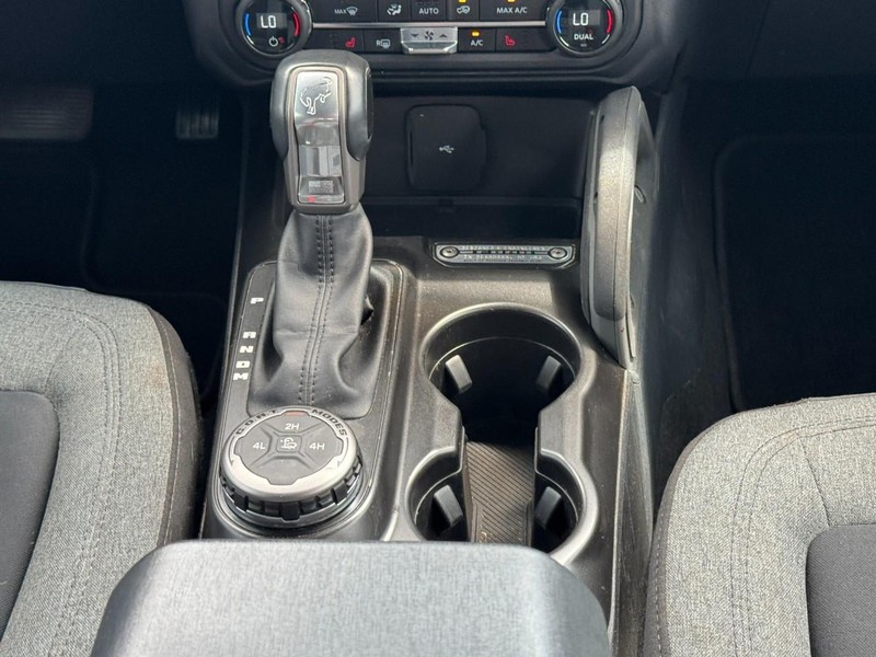 Ford Bronco Vehicle Full-screen Gallery Image 14