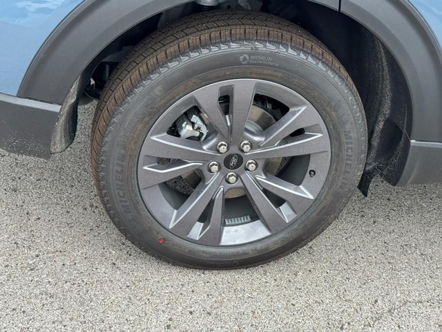 Ford Explorer Vehicle Image 04