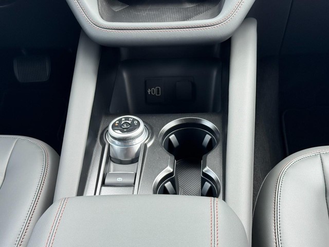 Ford Explorer Vehicle Image 10