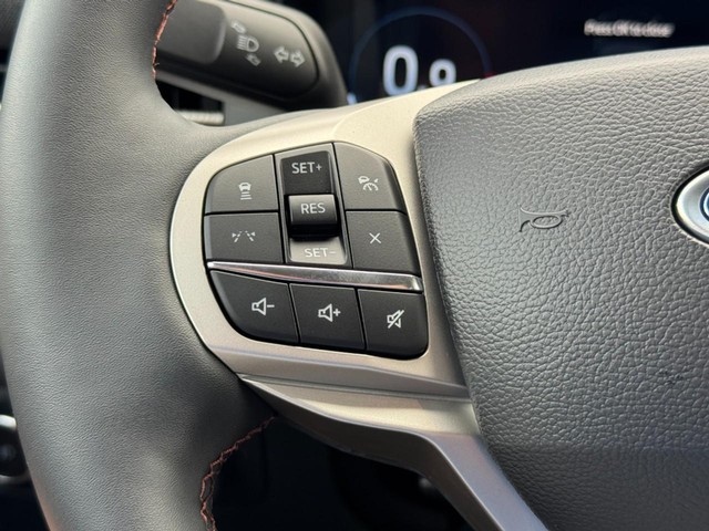 Ford Explorer Vehicle Image 11