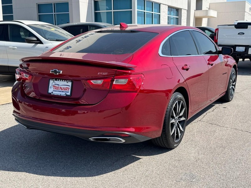 Chevrolet Malibu Vehicle Full-screen Gallery Image 03