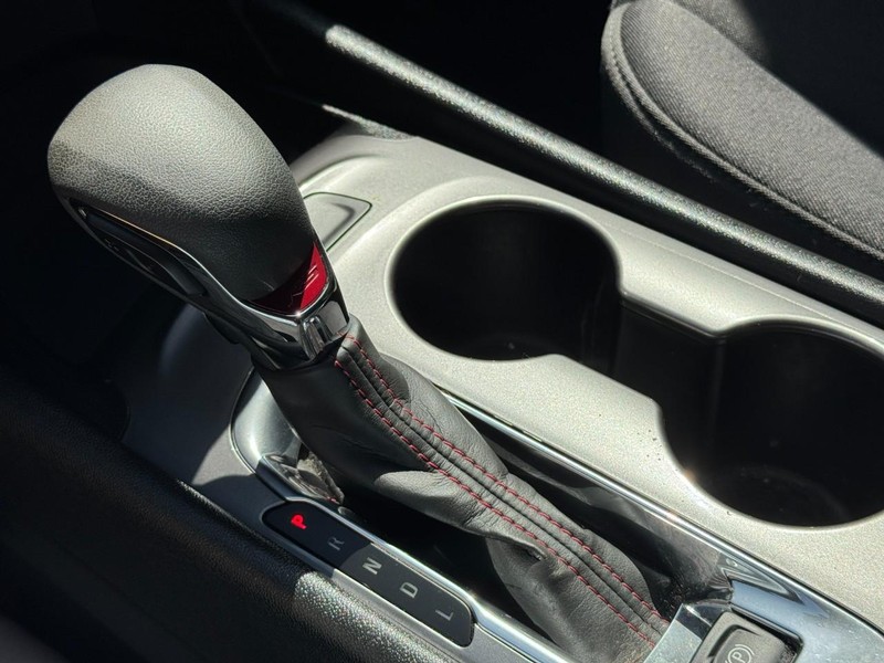 Chevrolet Malibu Vehicle Full-screen Gallery Image 19
