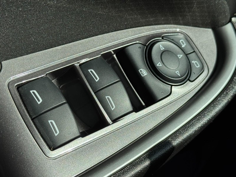 Chevrolet Malibu Vehicle Full-screen Gallery Image 21