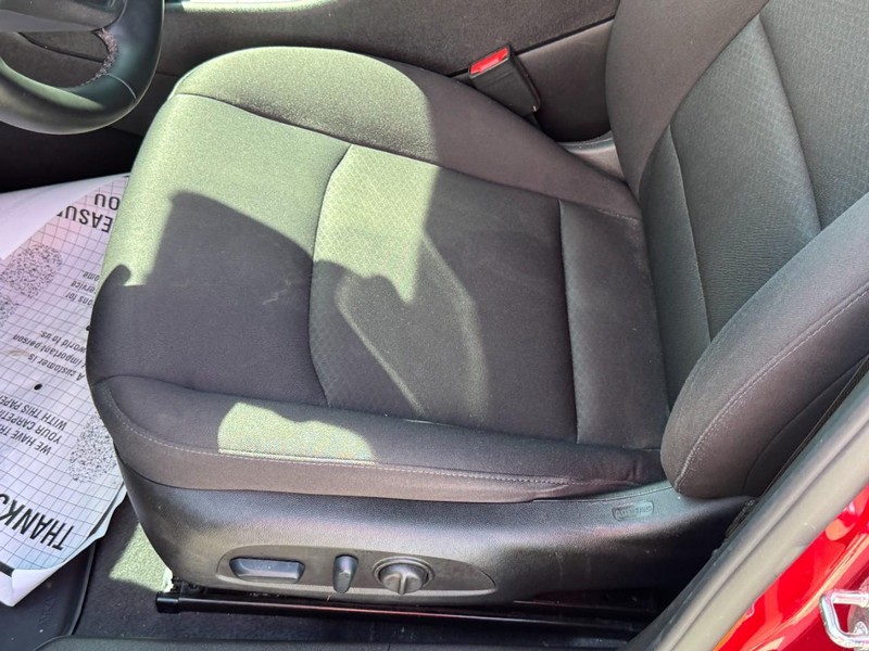 Chevrolet Malibu Vehicle Full-screen Gallery Image 22