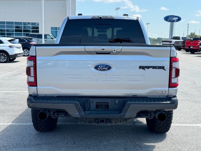 Ford F-150 Vehicle Full-screen Gallery Image 4