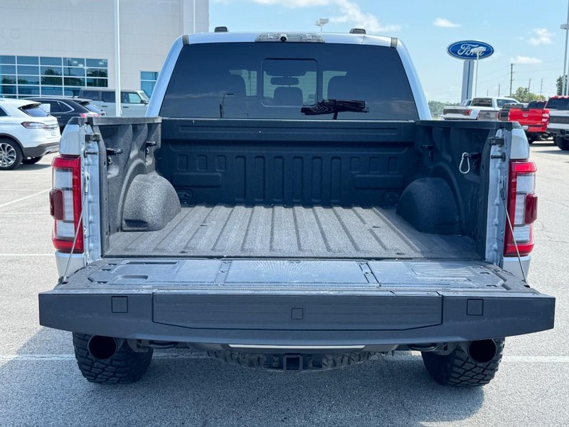 Ford F-150 Vehicle Full-screen Gallery Image 5