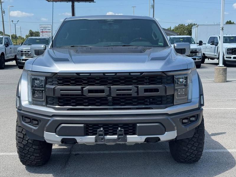 Ford F-150 Vehicle Full-screen Gallery Image 9