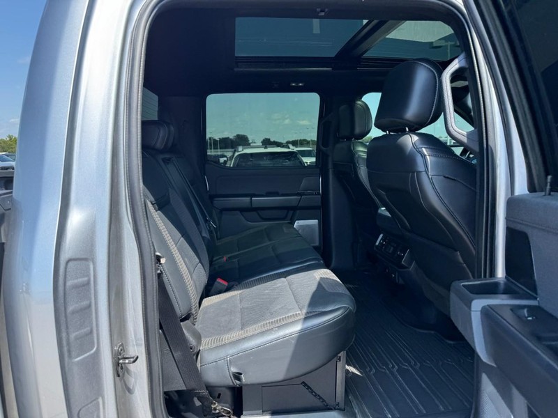 Ford F-150 Vehicle Full-screen Gallery Image 10