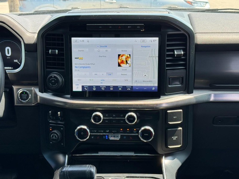 Ford F-150 Vehicle Full-screen Gallery Image 13