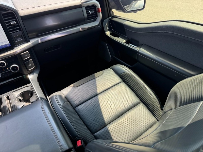 Ford F-150 Vehicle Full-screen Gallery Image 15