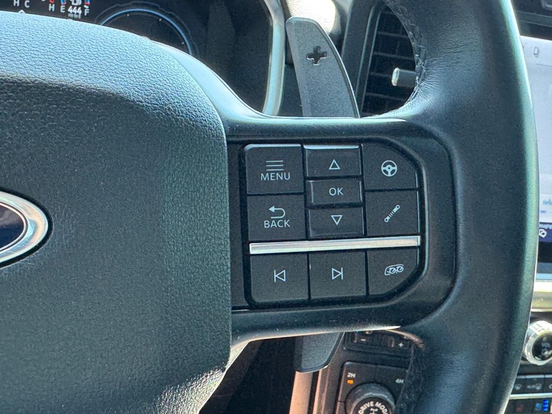 Ford F-150 Vehicle Full-screen Gallery Image 18