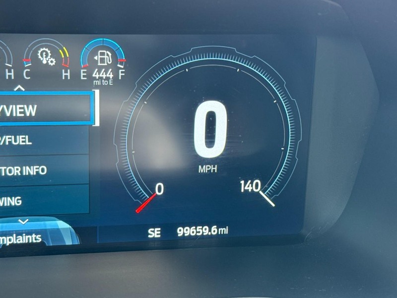 Ford F-150 Vehicle Full-screen Gallery Image 19
