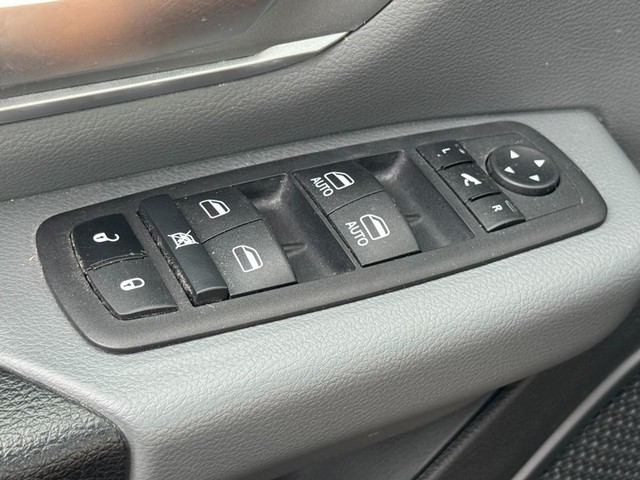 Ram 1500 Vehicle Image 22