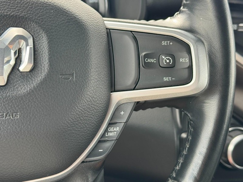 Ram 1500 Vehicle Full-screen Gallery Image 17